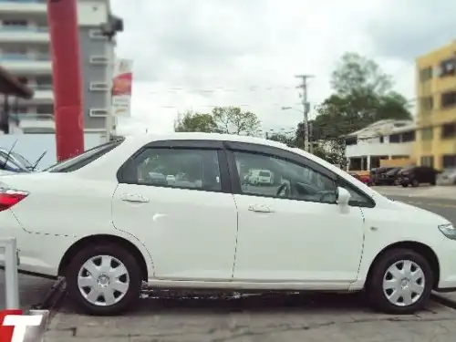 Honda Fit Arias 2009