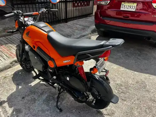 Honda Navy 2023 nuevo con todo sus accesorios 700 kilómetros 