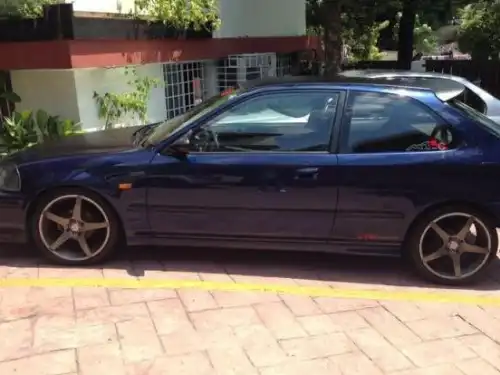 Honda civic 98 hatchback con todo
