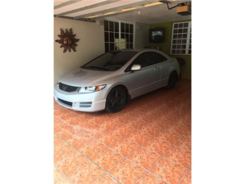 Honda Civic 2011 se vende o cambia