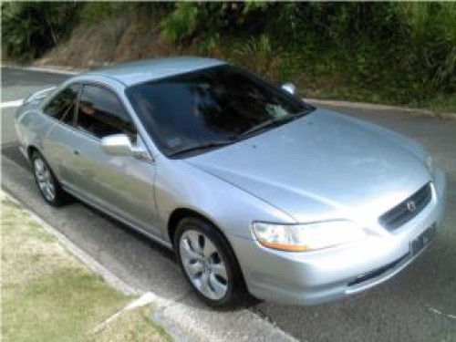 Honda accord 2001 se vende o se cambia 4,000