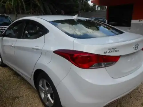 Hyundai Elantra 2012