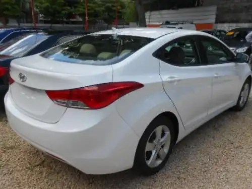 Hyundai Elantra 2012