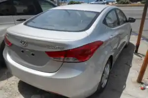 Hyundai Elantra 2012