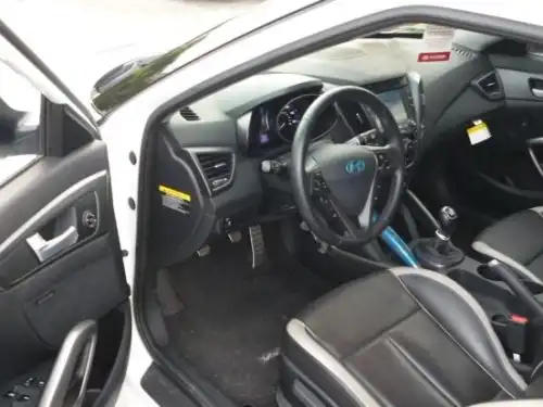 Hyundai Veloster2013