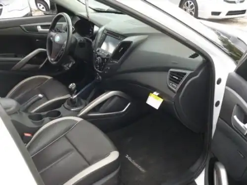 Hyundai Veloster2013