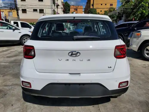 Hyundai venue 2023 0 kms