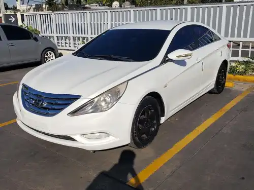 Hyundai y20 2011 Color Naranja a Blanco