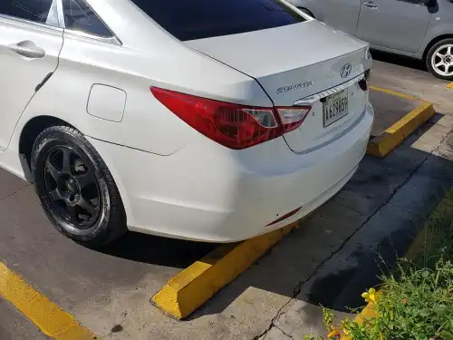 Hyundai y20 2011 Color Naranja a Blanco