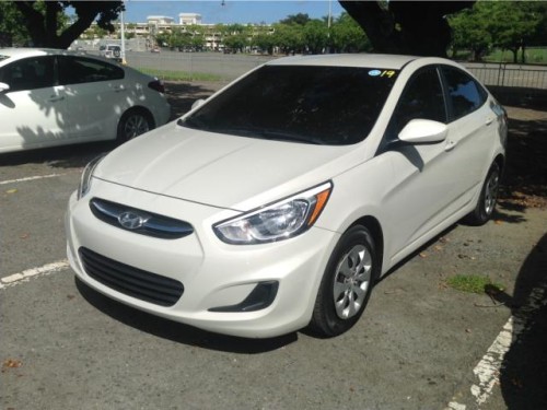 Hyundai Accent 2015 Cremoso