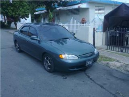 Hyundai Elantra 1997 $3,100