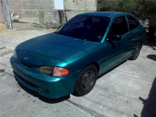 Hyundai accent 1995 aut bno no aire