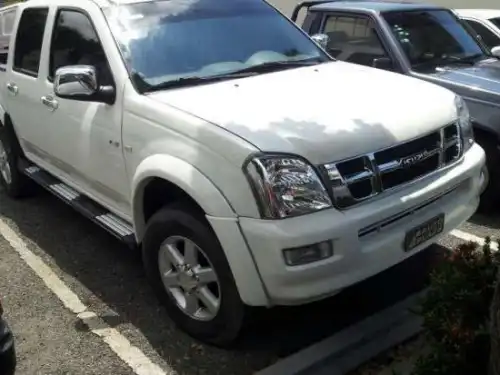 ISUZU DMAX 2005 la full blanca 