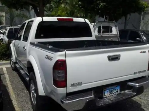 ISUZU DMAX 2005 la full blanca 