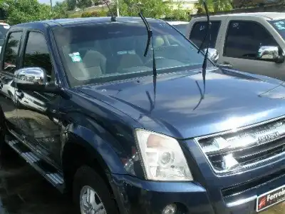 Isuzu DMAX  2011