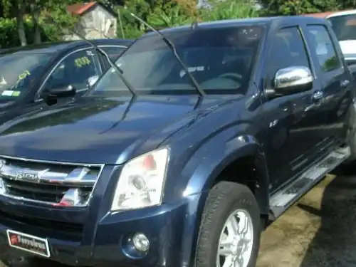 Isuzu DMAX  2011