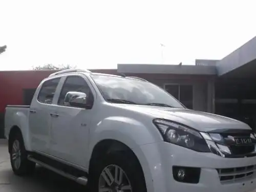 Isuzu DMAX  2013