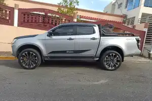 Isuzu DMAX 2024 traspaso 
