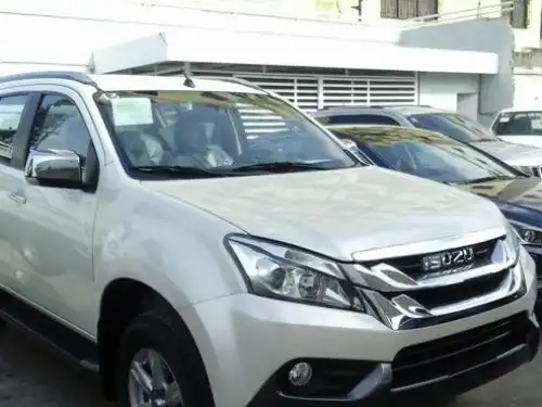 Isuzu Mux  2015