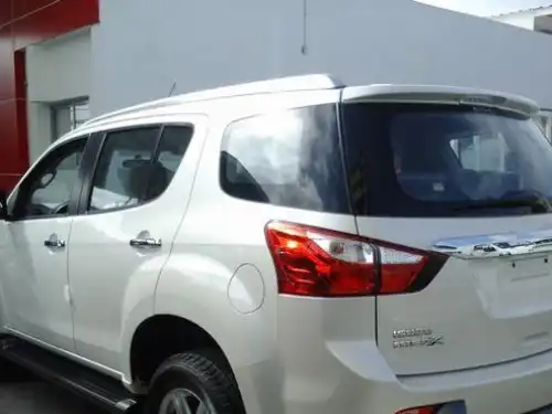 Isuzu Mux  2015