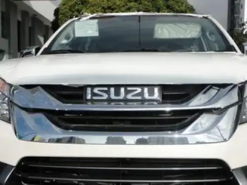 Isuzu Mux  2015