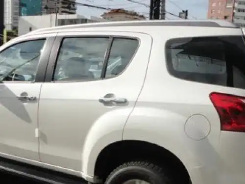 Isuzu Mux  2015