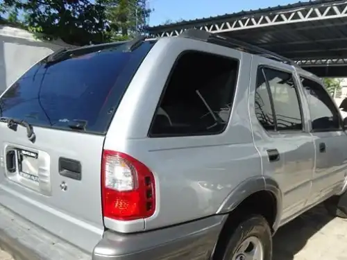 Isuzu Rodeo  2002