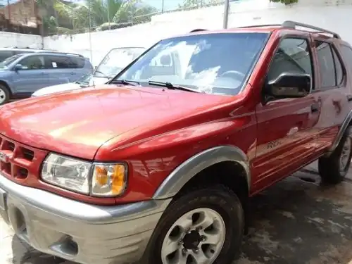 Isuzu Rodeo LS 2001