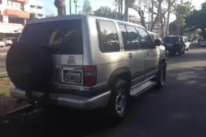 Isuzu trooper 2000 ltd diésel 