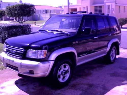 Isuzu Trooper 2000