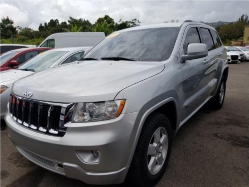 JEEP GRAND CHEROKEE 2011 COMO NUEVA