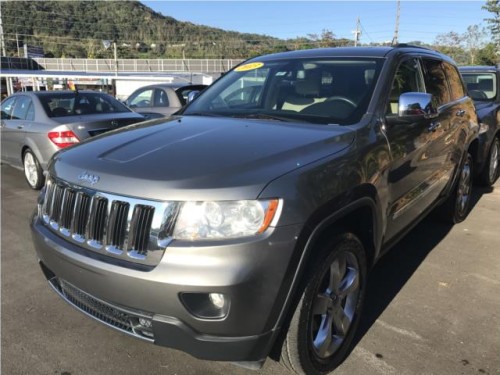 JEEP GRAND CHEROKEE ′LIKE NEW.