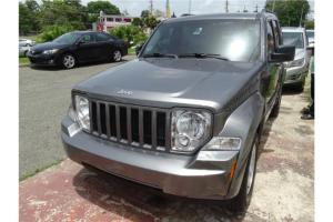 JEEP LIBERTY 2012 todo inventario en liquida