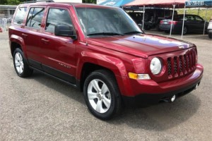 JEEP PATRIOT 2011 COOR VINO AUT COMO NUEVA