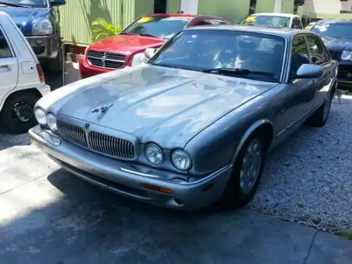 Jaguar xj8 98 gris impecable