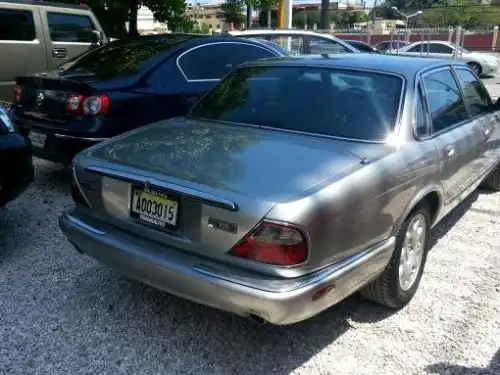 Jaguar xj8 98 gris impecable