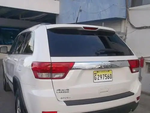 Jeep Cherokee Laredo 2011