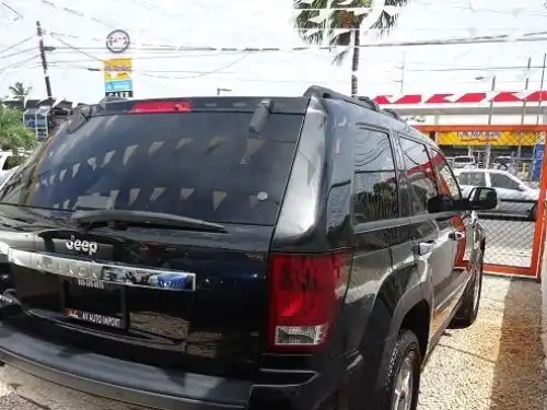 Jeep Grand Cherokee Laredo 2010