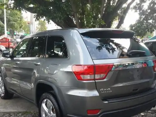 Jeep Grand Cherokee Laredo 2012