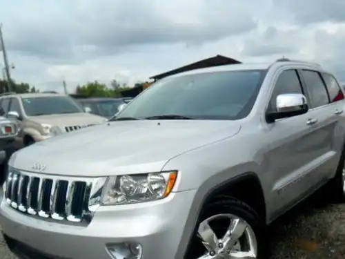 Jeep Grand Cherokee Laredo 2012