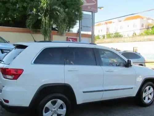 Jeep Grand Cherokee Laredo 2012