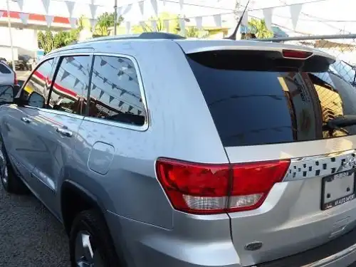 Jeep Grand Cherokee Overland 2011
