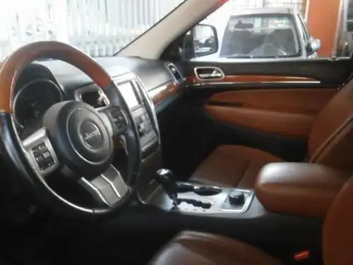 Jeep Grand Cherokee Overland 2011