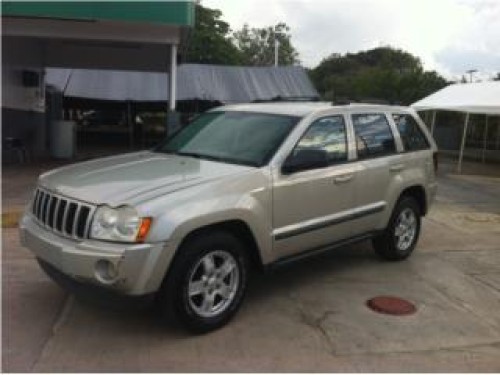 Jeep Grand Cherokee Laredo 2007 poco millaje