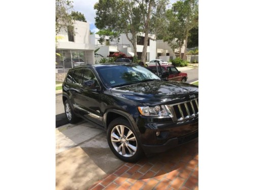 Jeep Grand Cherokee Laredo 2012 negra