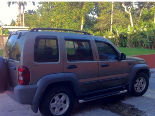 Jeep Liberty 2005 5,300 gomas new, estribos