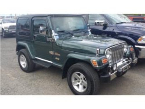 Jeep Wrangler Sahara 2004 solo 60mil millas