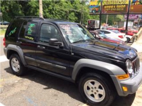 Jeep liberty 2005 3.7L $5,995