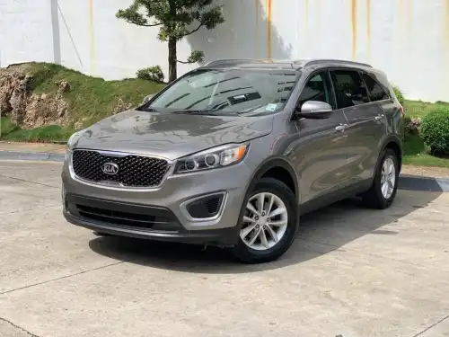 KIA SORENTO 2016 3 FILAS DE ASIENTOS EN PIELGARANTIZADO