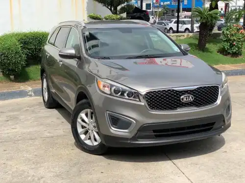 KIA SORENTO 2016 3 FILAS DE ASIENTOS EN PIELGARANTIZADO